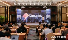 云协同的通用狂言语模子基座和车载大模子功能